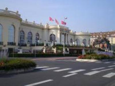 Residence "Les Planches" Deauville Buitenkant foto